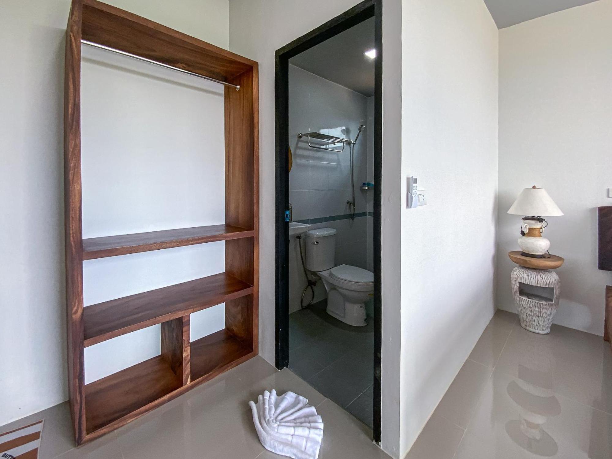 Samet Nangshe Goodview Hotel Takua Thung Bagian luar foto